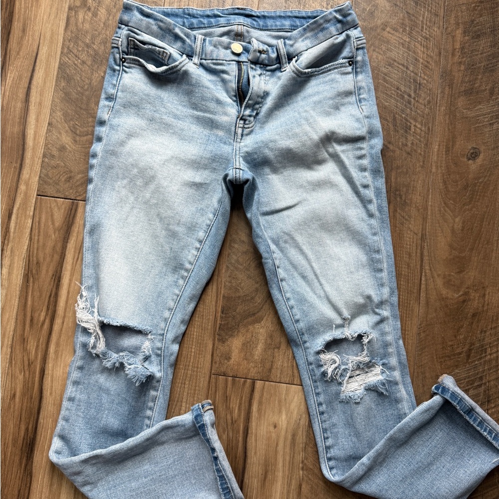 BKE Light Blue Distressed Ankle Jeans 27*32